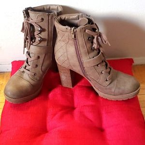 Guess combat boots size 7